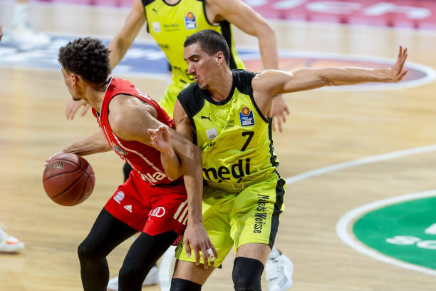 背后都有默 背后都有默